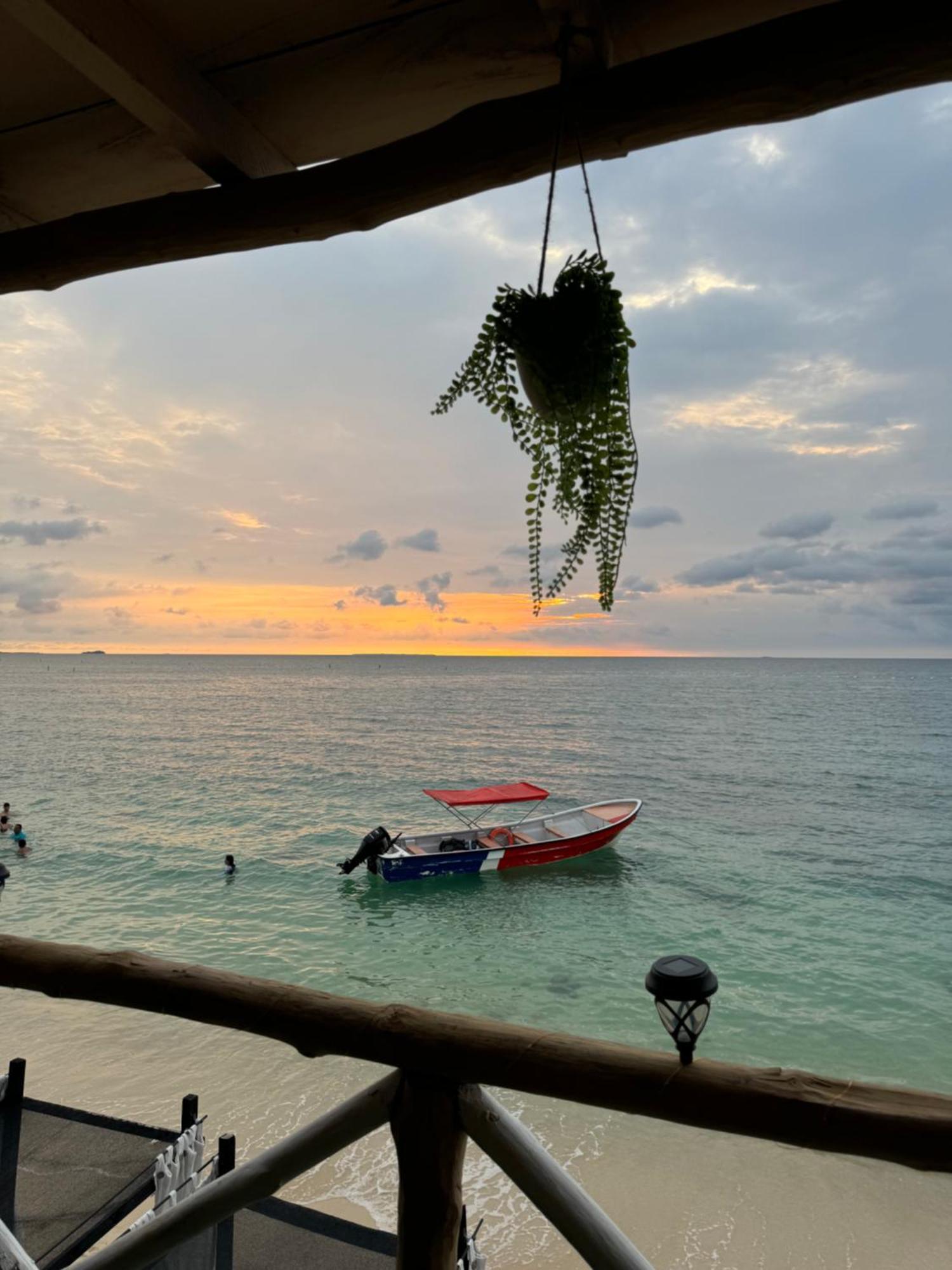 Tequila Sunbeach Baru Eco-Hotel Pendales Buitenkant foto