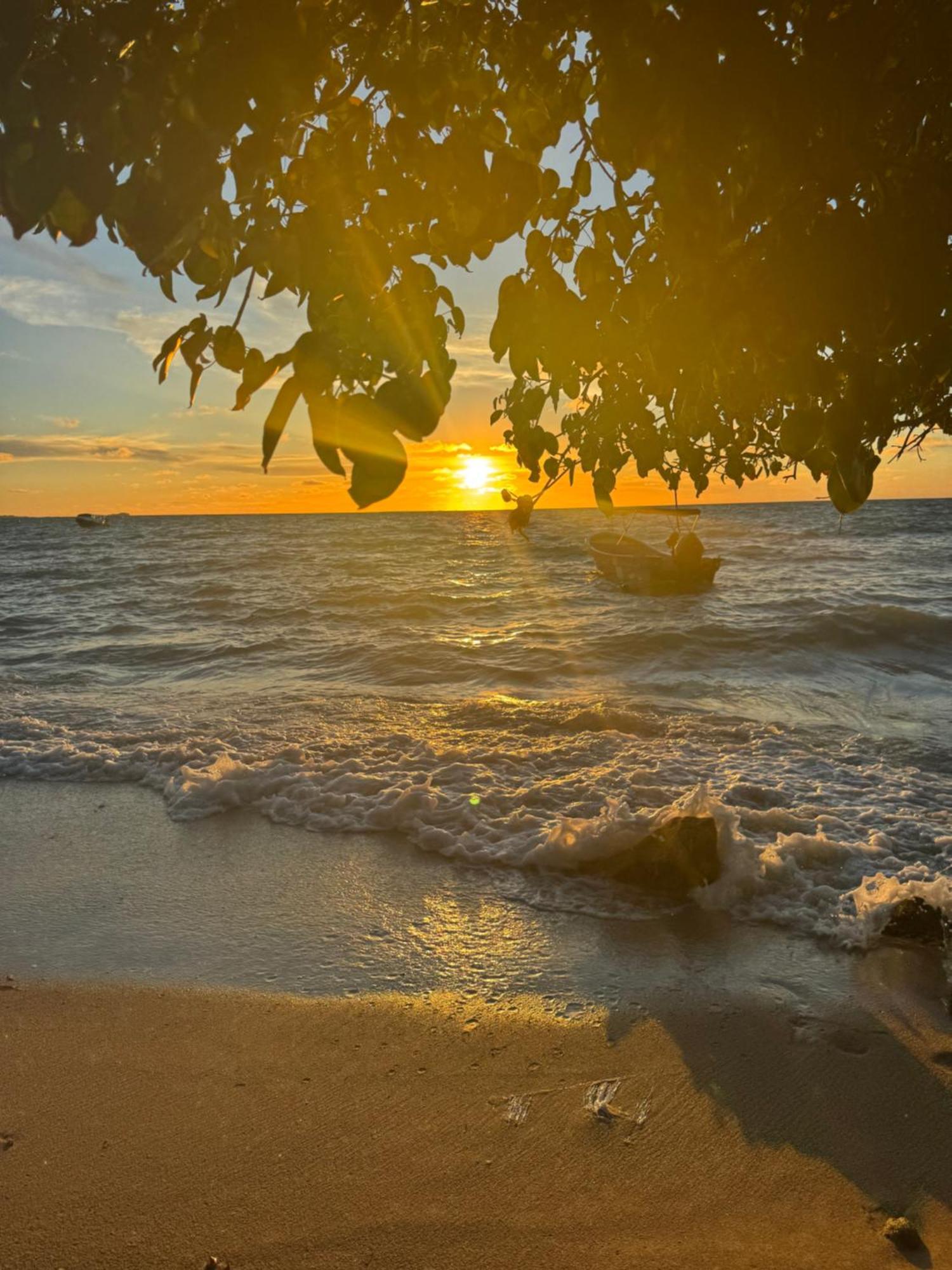 Tequila Sunbeach Baru Eco-Hotel Pendales Buitenkant foto
